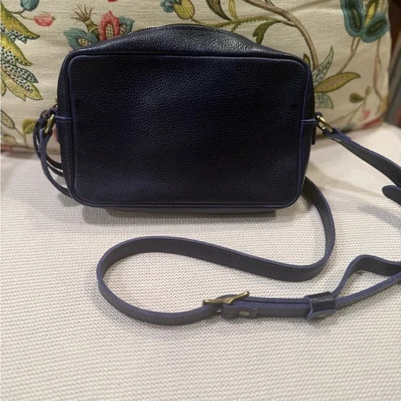 Portable leather royal blue crossbody purse. Never used. - Picture 4 of 7